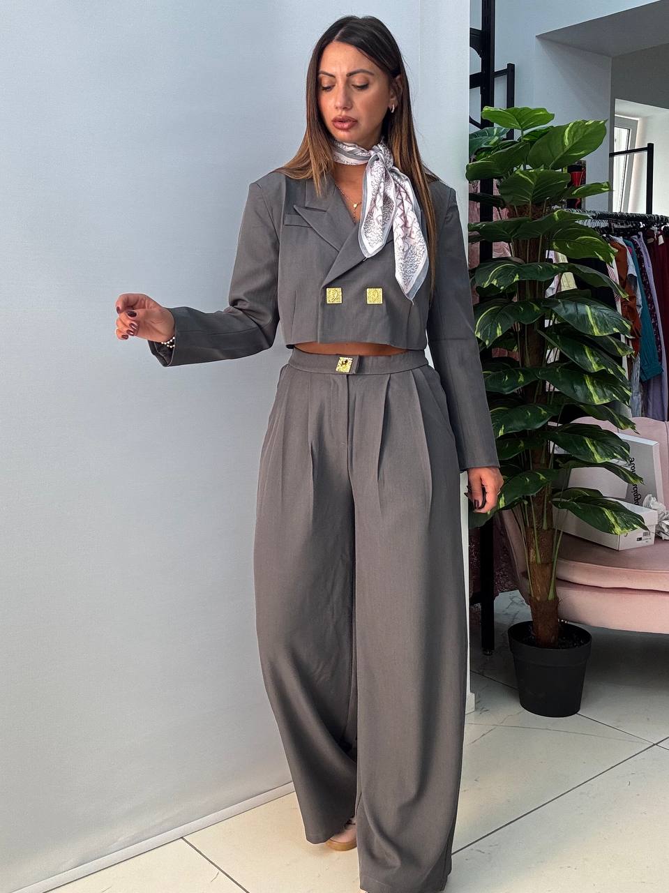 photo_5915762158669516256_y